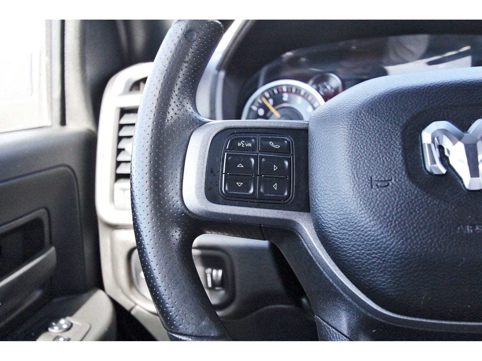 Used 2022 RAM 2500 Tradesman w/ Chrome Appearance Group AWD/4WD image 24