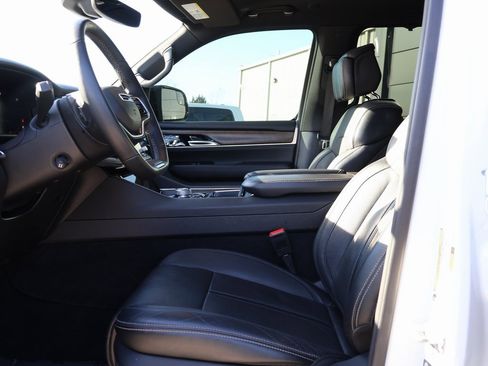 Used 2023 Jeep Grand Wagoneer Base image 26