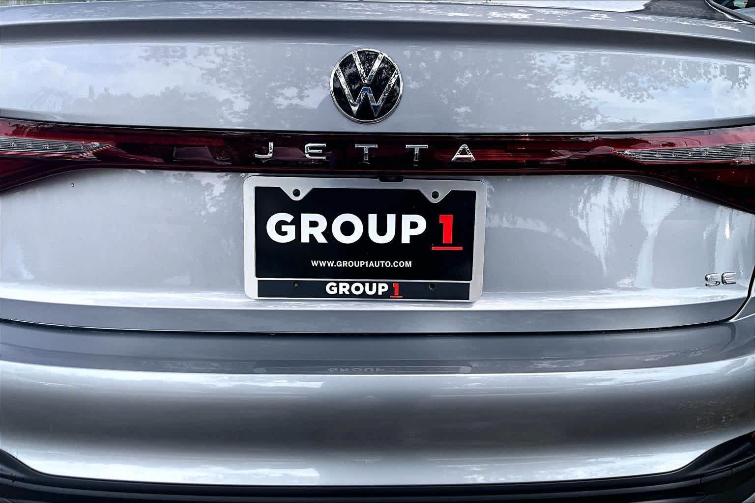 New 2027 Volkswagen Jetta SE FWD image 15