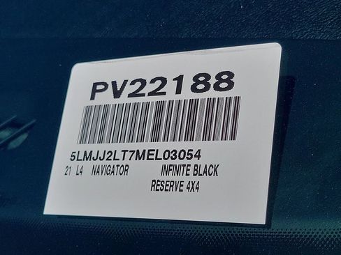 Used 2021 Lincoln Navigator Reserve image 26