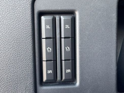 Used 2023 Ford Expedition Limited AWD/4WD image 35