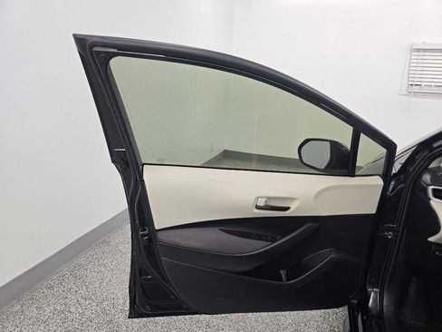 Used 2022 Toyota Corolla LE FWD image 28