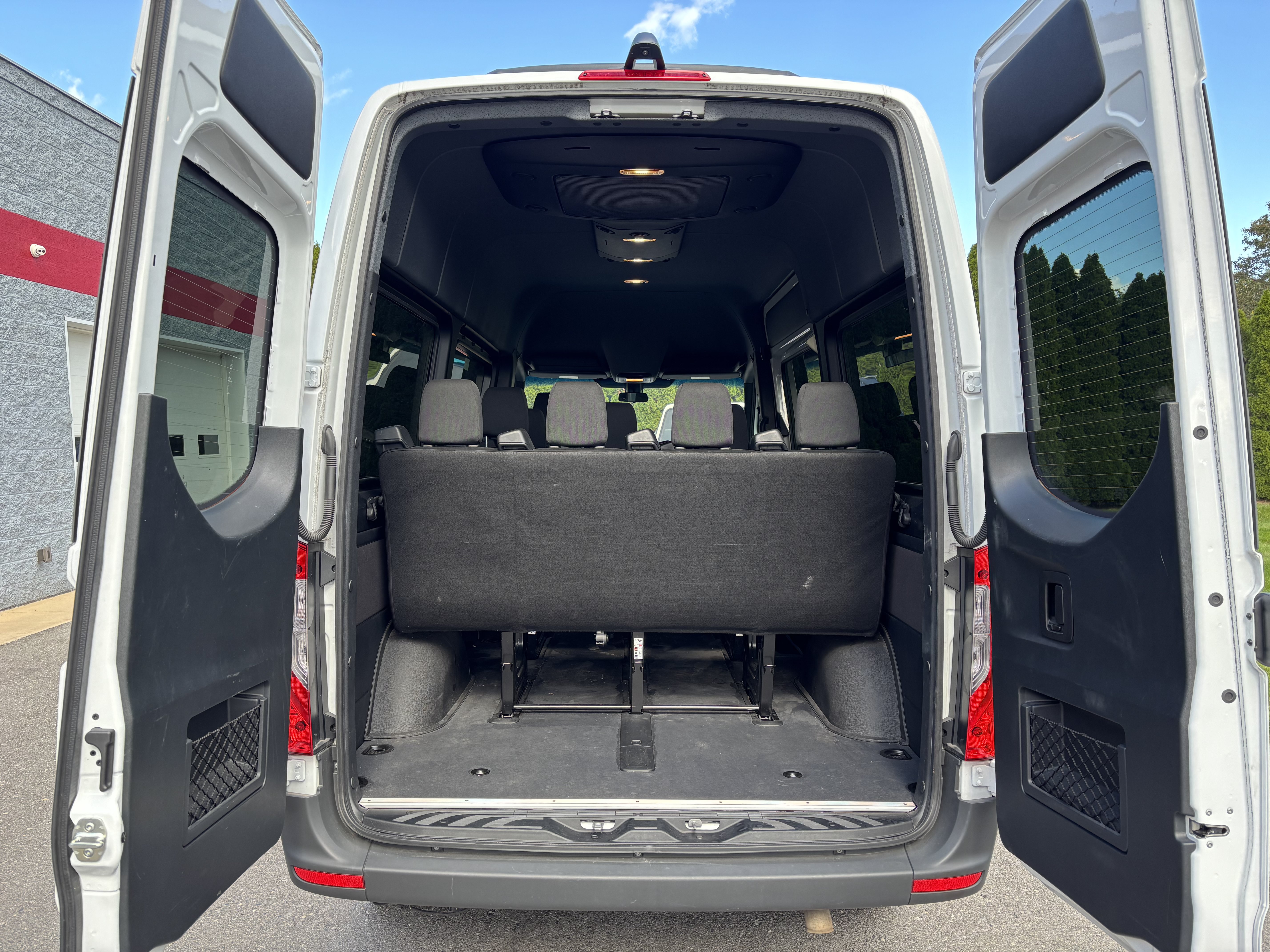 Used 2024 Mercedes-Benz Sprinter 2500 image 5