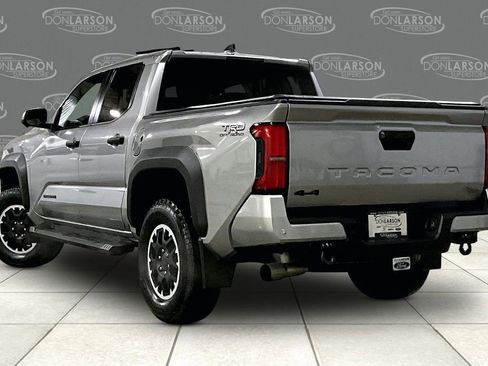 Used 2024 Toyota Tacoma TRD Off-Road w/ TRD Off Road Premium Package AWD/4WD image 5