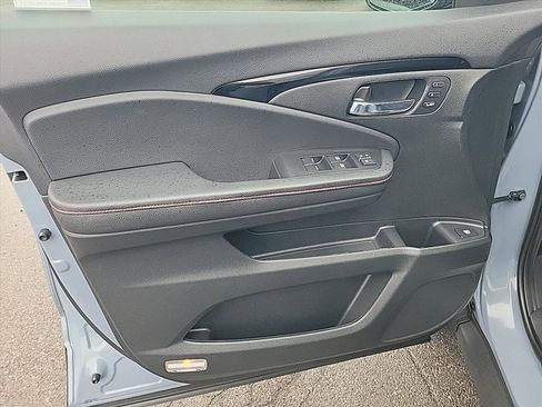 Used 2025 Honda Ridgeline Black Edition image 20