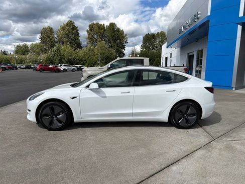 Used 2018 Tesla Model 3 Long Range RWD image 2
