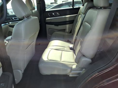 Used 2019 Ford Explorer XLT w/ Equipment Group 202A image 10