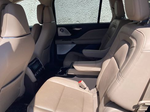 Used 2022 Lincoln Aviator Reserve w/ Equipment Group 201A AWD/4WD image 5