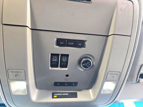 Used 2017 Chevrolet Tahoe LT image 17