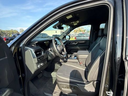 Used 2025 GMC Yukon XL Elevation AWD/4WD image 9