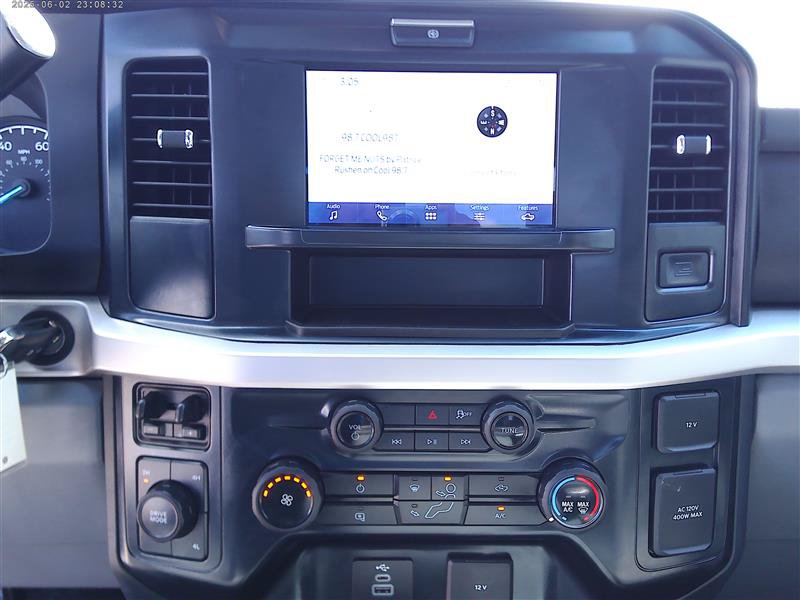 Used 2025 Ford F250 XLT AWD/4WD image 14
