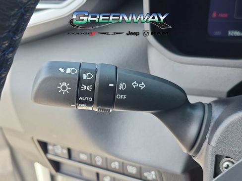 Used 2025 Toyota Tundra Platinum AWD/4WD image 21