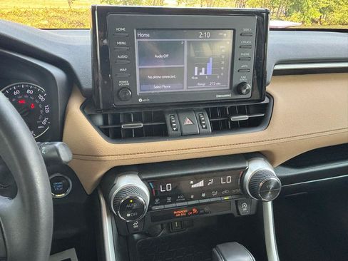 Used 2021 Toyota RAV4 XLE Premium FWD image 17