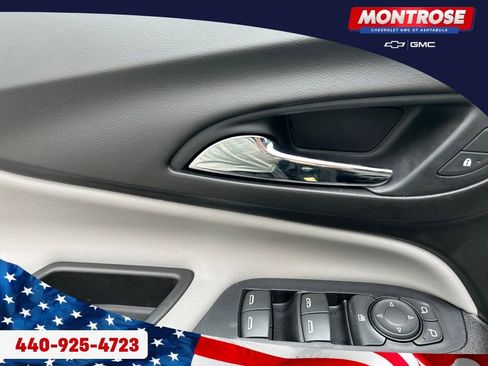 Used 2019 Chevrolet Equinox LS w/ LS Convenience Package image 10