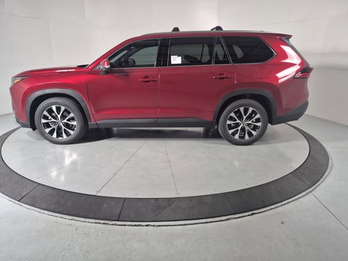 New 2026 Toyota Grand Highlander Hybrid MAX Limited image 2