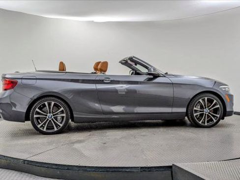 Used 2021 BMW 230i Convertible w/ Premium Package image 8