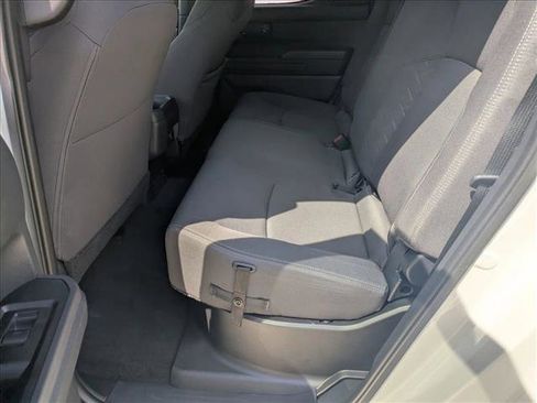 Certified 2024 Toyota Tacoma SR5 AWD/4WD image 15