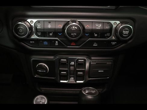Used 2023 Jeep Wrangler Unlimited Sahara w/ Cold Weather Group AWD/4WD image 10