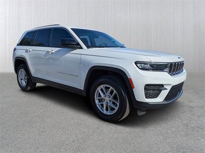 Used 2023 Jeep Grand Cherokee Laredo