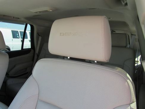 Certified 2020 GMC Yukon Denali w/ Denali Premium Package AWD/4WD image 15