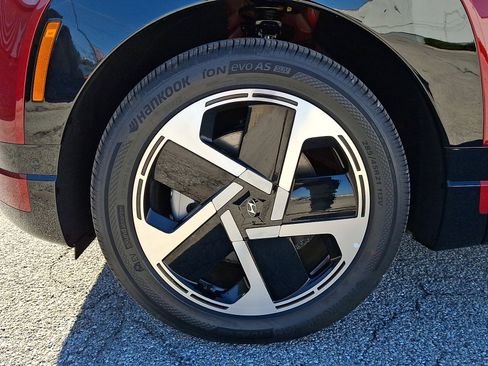 New 2026 Hyundai Ioniq 9 Limited image 16