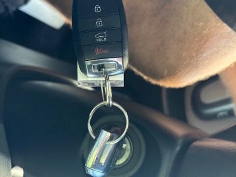 Used 2015 Kia Soul + FWD image 4