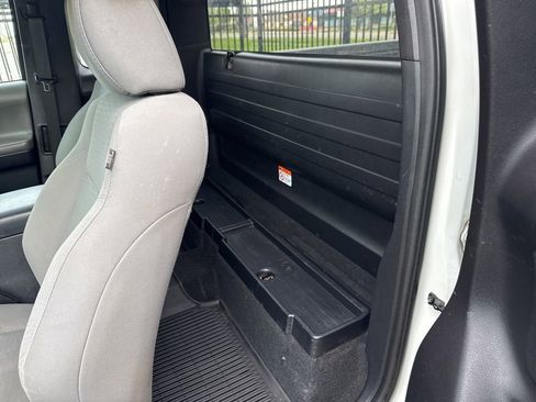 Used 2019 Toyota Tacoma SR image 10