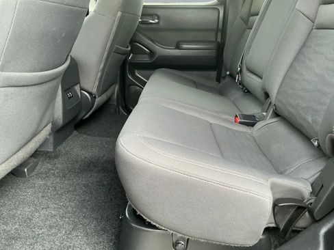 Used 2022 Nissan Frontier SV w/ Technology Package image 29