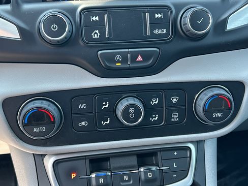 Used 2023 GMC Terrain SLT w/ Infotainment Package II AWD/4WD image 23