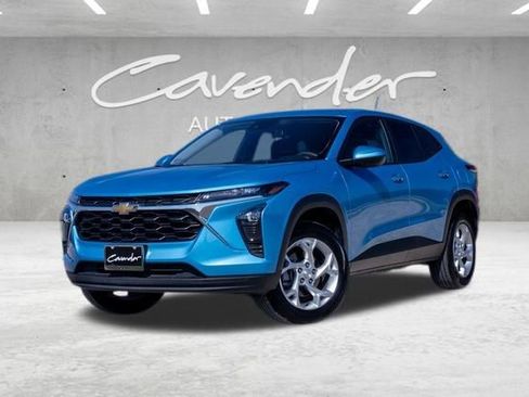 Certified 2025 Chevrolet Trax LS w/ LS Convenience Package image 1
