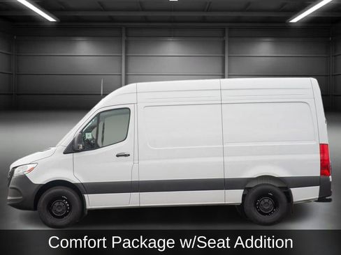 Used 2025 Mercedes-Benz Sprinter 2500 image 6