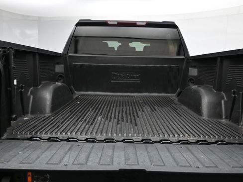 Certified 2025 GMC Sierra 1500 SLT image 25