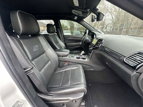Used 2020 Jeep Grand Cherokee Overland image 25