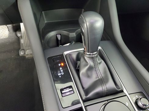 Used 2020 MAZDA MAZDA3 Hatchback image 18