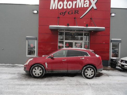 Used 2011 Cadillac SRX Luxury image 2