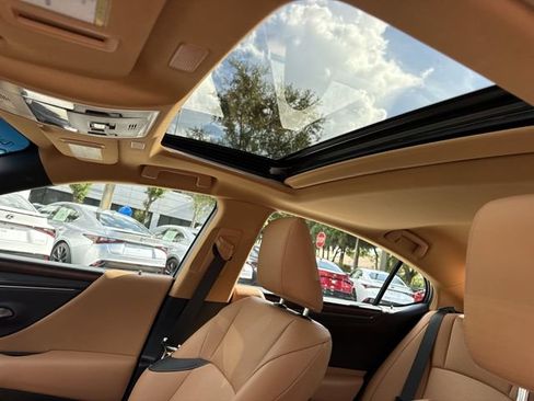 Certified 2024 Lexus ES 350 w/ Premium Package FWD image 22