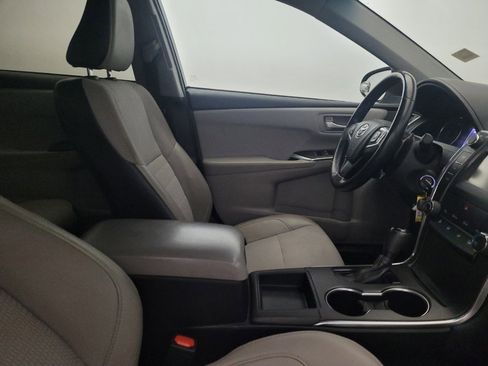 Used 2016 Toyota Camry SE FWD image 21