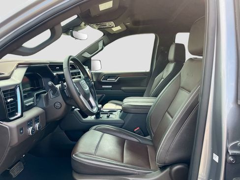 Used 2025 GMC Sierra 1500 Denali w/ Technology Package AWD/4WD image 21