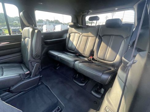 Used 2022 Jeep Wagoneer Series II w/ Flexible Seating Group AWD/4WD image 10