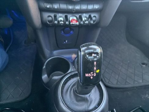 Used 2021 MINI Cooper 4-Door Hardtop w/ Storage Package image 51