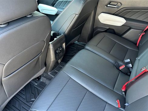 New 2025 GMC Canyon AT4 w/ AT4X Package image 10