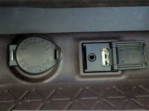 Used 2019 Toyota RAV4 Limited image 32