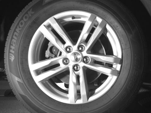 Used 2023 Ford Explorer XLT w/ Equipment Group 202A AWD/4WD image 30