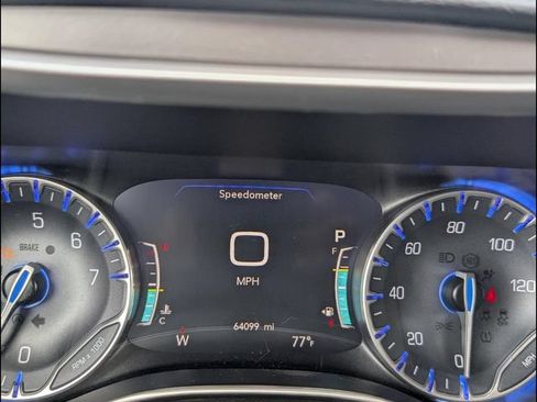 Used 2021 Chrysler Pacifica Touring-L w/ Premium & Safety Sphere Group FWD image 21
