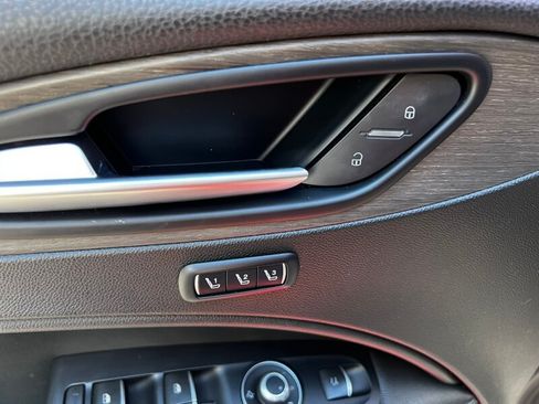 Used 2020 Alfa Romeo Stelvio Ti w/ Active Blind Spot Package AWD/4WD image 27