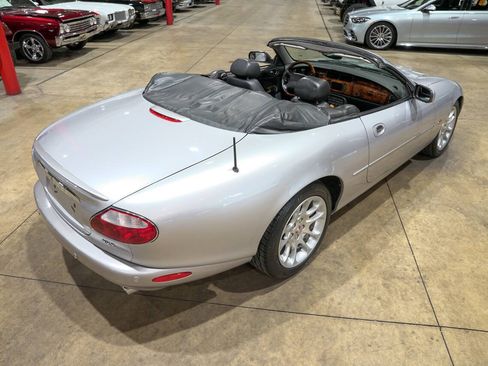 Used 2001 Jaguar XK8 Convertible RWD image 17
