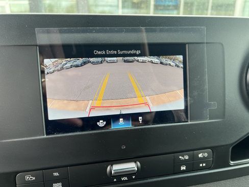 Used 2024 Mercedes-Benz Sprinter 2500 image 47