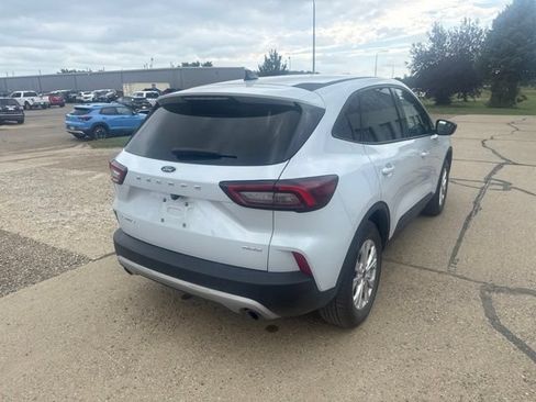 Used 2025 Ford Escape Active AWD/4WD image 10