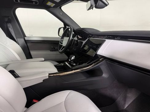 Used 2025 Land Rover Range Rover Sport SE AWD/4WD image 33