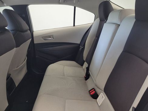Used 2021 Toyota Corolla LE FWD image 18
